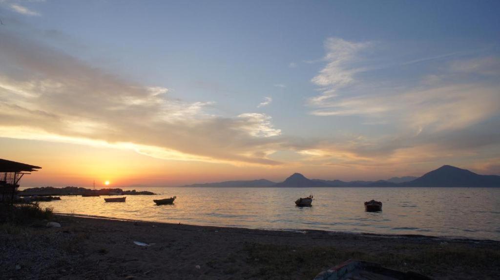 Patras Golden Suite Экстерьер фото